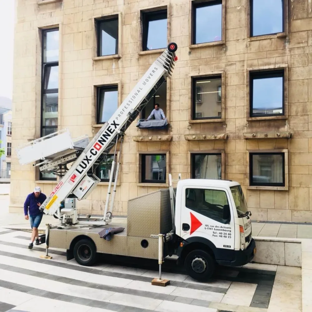 Lux-Connex