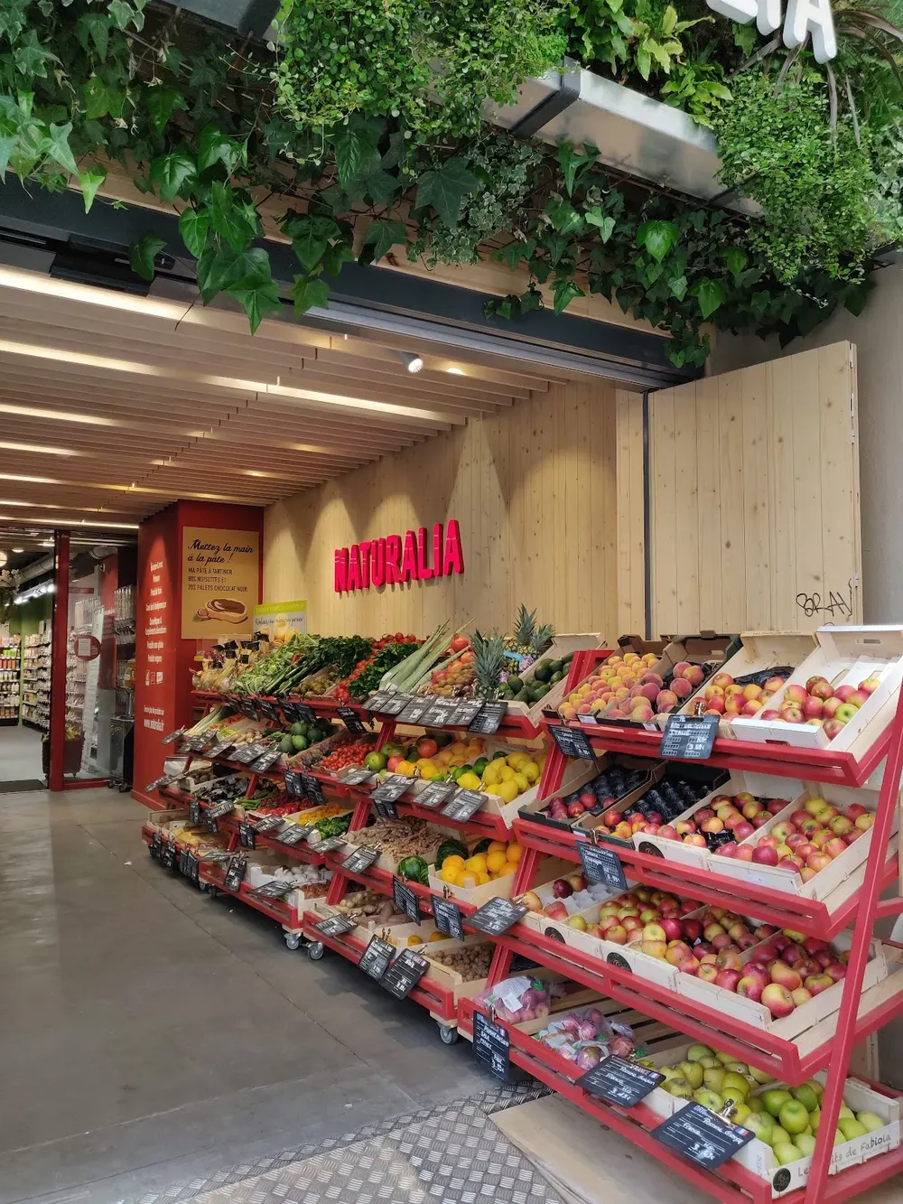NATURALIA